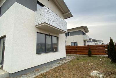 Duplex cu 4 camere în Florești