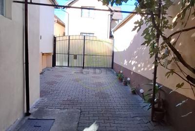 Casă individuală cu 4 camere în Lupeni