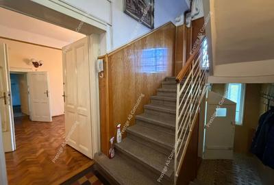 Casa individuala 2 apartamente | 310 mp utili |  clinica / birouri Elisabetin - 10