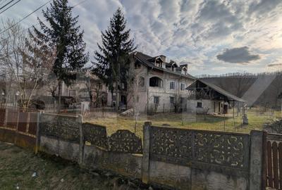 Casă individuală cu 7 camere în Găești