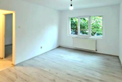 Apartament 2 camere, renovat complet, centrală proprie - 1