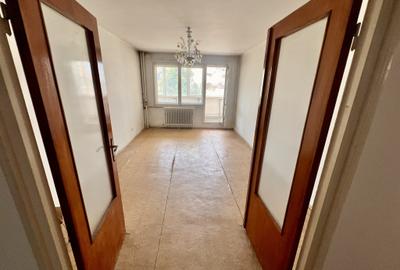 Apartament cu 3 camere decomandat, mobilat în Iancului