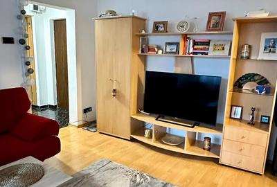 Apartament cu 2 camere semidecomandat în Iancului
