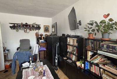 Apartament cu 3 camere decomandat în Torontalului