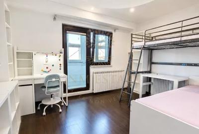 Apartament cu 3 camere semidecomandat, mobilat în Unirii