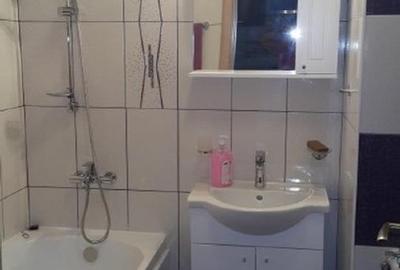Apartament cu 2 camere semidecomandat, mobilat în Sat Vacanță