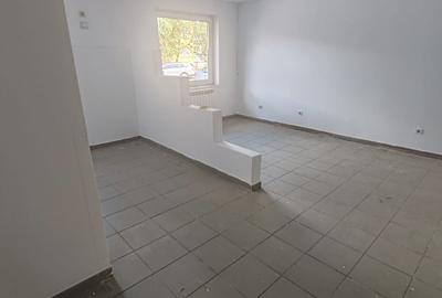 Spațiu comercial, de 100.00 mp, în Central