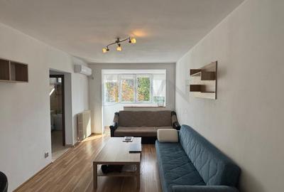 Apartament cu 3 camere semidecomandat, mobilat în Floreasca