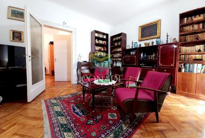 Apartament cu 3 camere semidecomandat, mobilat în Universitate