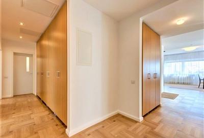 Apartament cu 4 camere în Primăverii