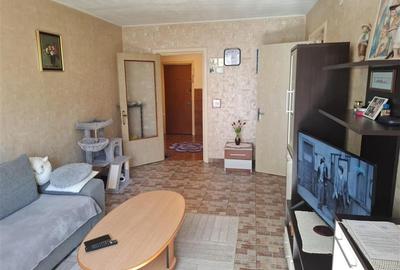 Apartament cu 3 camere semidecomandat în Fizicienilor