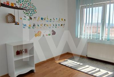 Apartament cu 3 camere de închiriat – Vasile Aaron, mobilat, bloc cu lift - 6