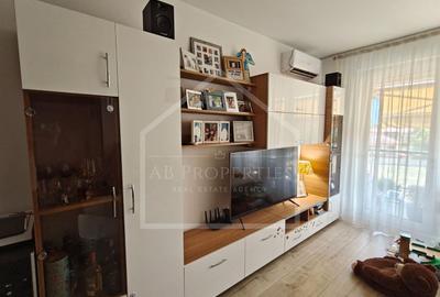 Apartament cu 2 camere semidecomandat, mobilat în Sisești