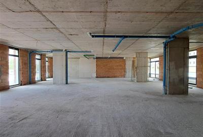Spatiu comercial, 211 mp utili, situat in cartierul Intre Lacuri! - 1