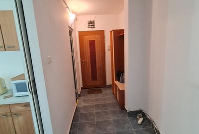 Vand garsoniera Trivale, et 2/4, spatioasa, 42 mp, libera - 9