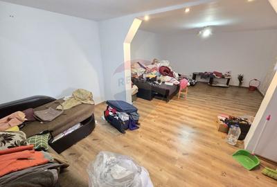Casă cu 3 camere în Bătinești