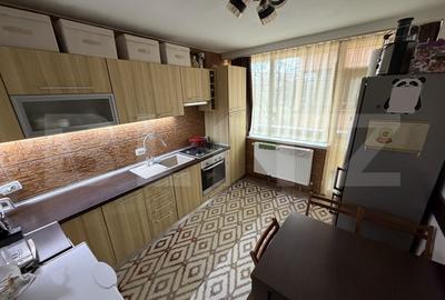 Apartament cu 3 camere decomandat, mobilat în Ampoi 3