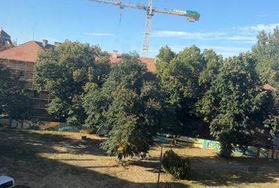 Apartament cu 4 camere semidecomandat în Ultracentral