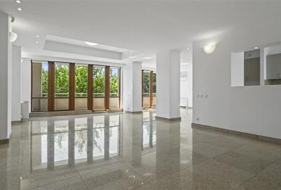 Apartament cu 4 camere decomandat în Aviatorilor