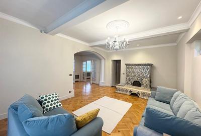 Apartament cu 4 camere în Kiseleff
