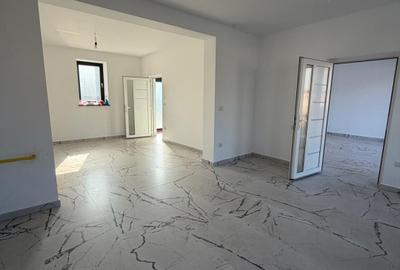 Spațiu comercial, de 90.00 mp, în Est