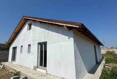 Casa Peris  zona Cocioc  (Nefinalizata) , langa terenul de Golf Bucharest - 2