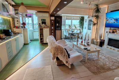 Apartament cu 4 camere decomandat în Mazepa 1
