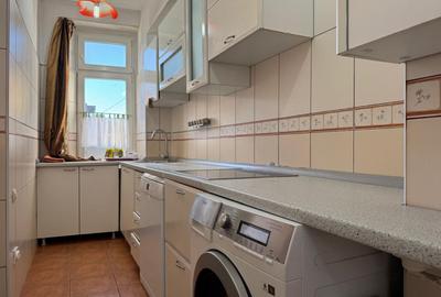 Apartament la casa, cu 3 camere, semidecomandat, zona centrala, str. Sitei - 12