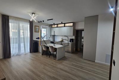 Apartament cu 3 camere semidecomandat în Florești