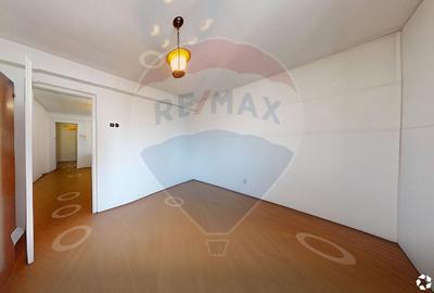 Comision 0%| 2 camere | Zona AFI | Oportunitate investiție | - 16