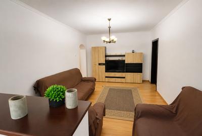 Apartament cu 4 camere decomandat, mobilat în Tătărași