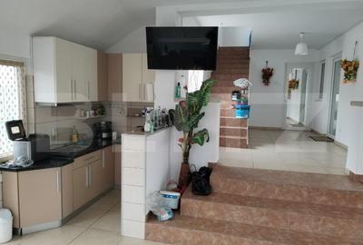 Casă individuală cu 7 camere în Central