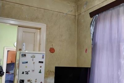 Apartament 2 camere la pret de 1 camera la curte   ,Central, Str. Primariei - 5