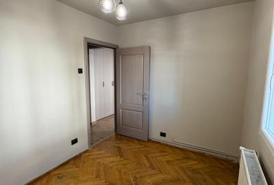 Apartament cu 4 camere, Gheorgheni, str. Godeanu nr. 12