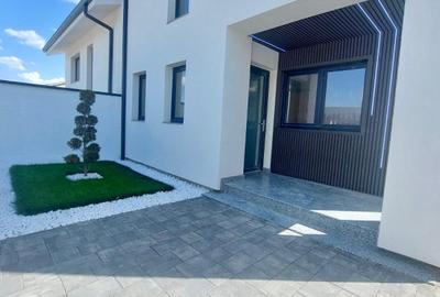 Duplex cu 4 camere în Cetate