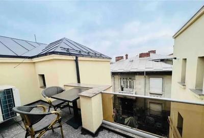 Apartament cu 4 camere în Parcul Carol