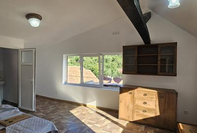 Vand casa traditionala renovata ,situata in Marginimea Sibiului ,in Orlat - 1