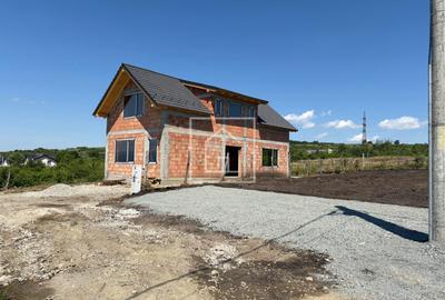 Casă individuală cu 4 camere în Daia