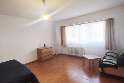 Garsonieră decomandată în Calea Călărașilor