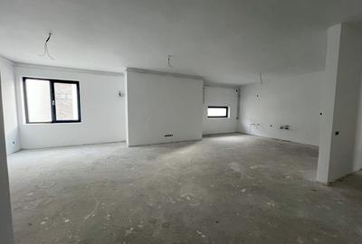 Apartament cu 3 camere semidecomandat în Bună Ziua