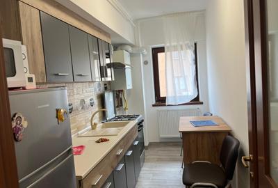 Apartament cu 2 camere decomandat, mobilat în Galata