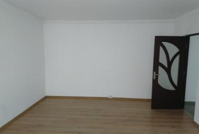 Unirii, Aleea Emil Bota, apartament 2 cam, decomandat, nemobilat, pentru locuit - 2