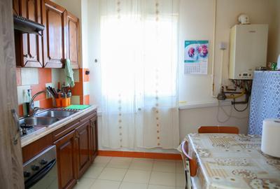 Apartament 4 camere etaj 2 zona centrului vechi Casa de Cultura Adjud - 4