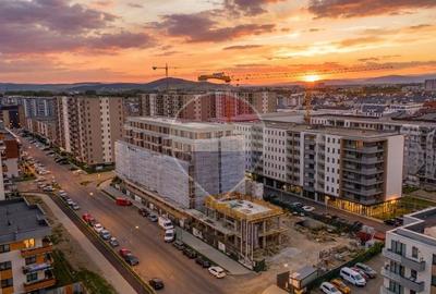 Apartament cu 2 camere decomandat în Tractorul