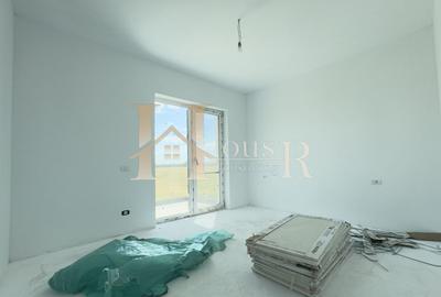 Decomandat. Compartimentat excelent. Etaj 1. Balcon 10 mp. - 7