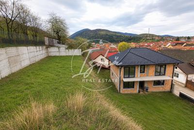 Casa intabulata de vanzare in Sadu - 2