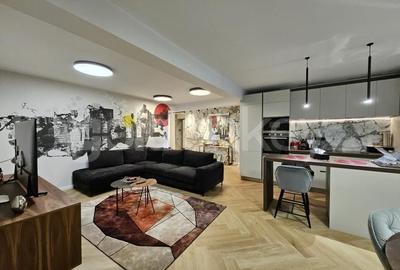 Apartament cu 4 camere decomandat, mobilat în Iancu Nicolae
