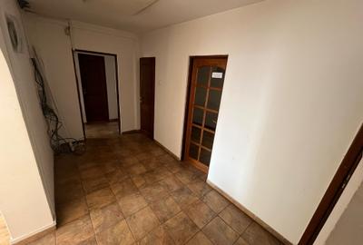 Centru apartament cu 4 camere si garaj proprietate - 4