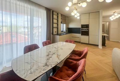 Apartament cu 3 camere semidecomandat, mobilat în Iancu Nicolae