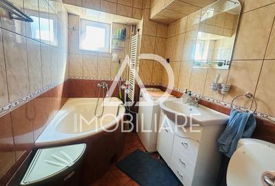 Apartament cu 3 camere de închiriat – strada Republicii - 8